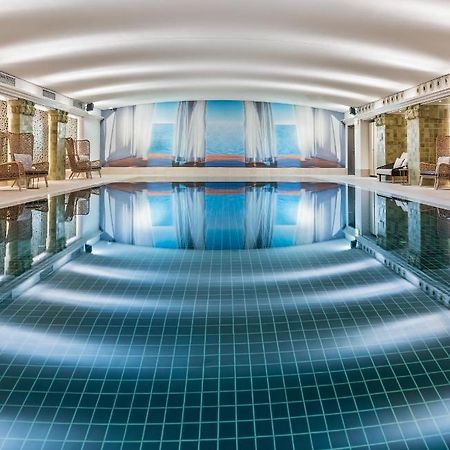 Conrad Hamburg Hotel Kültér fotó The pool at the Mandarin Oriental, Munich