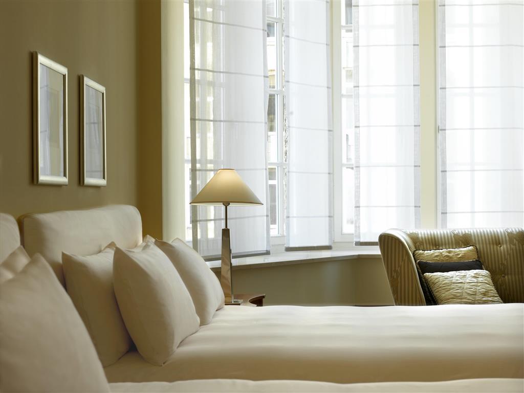 Conrad Hamburg Hotel Kültér fotó A room at the hotel