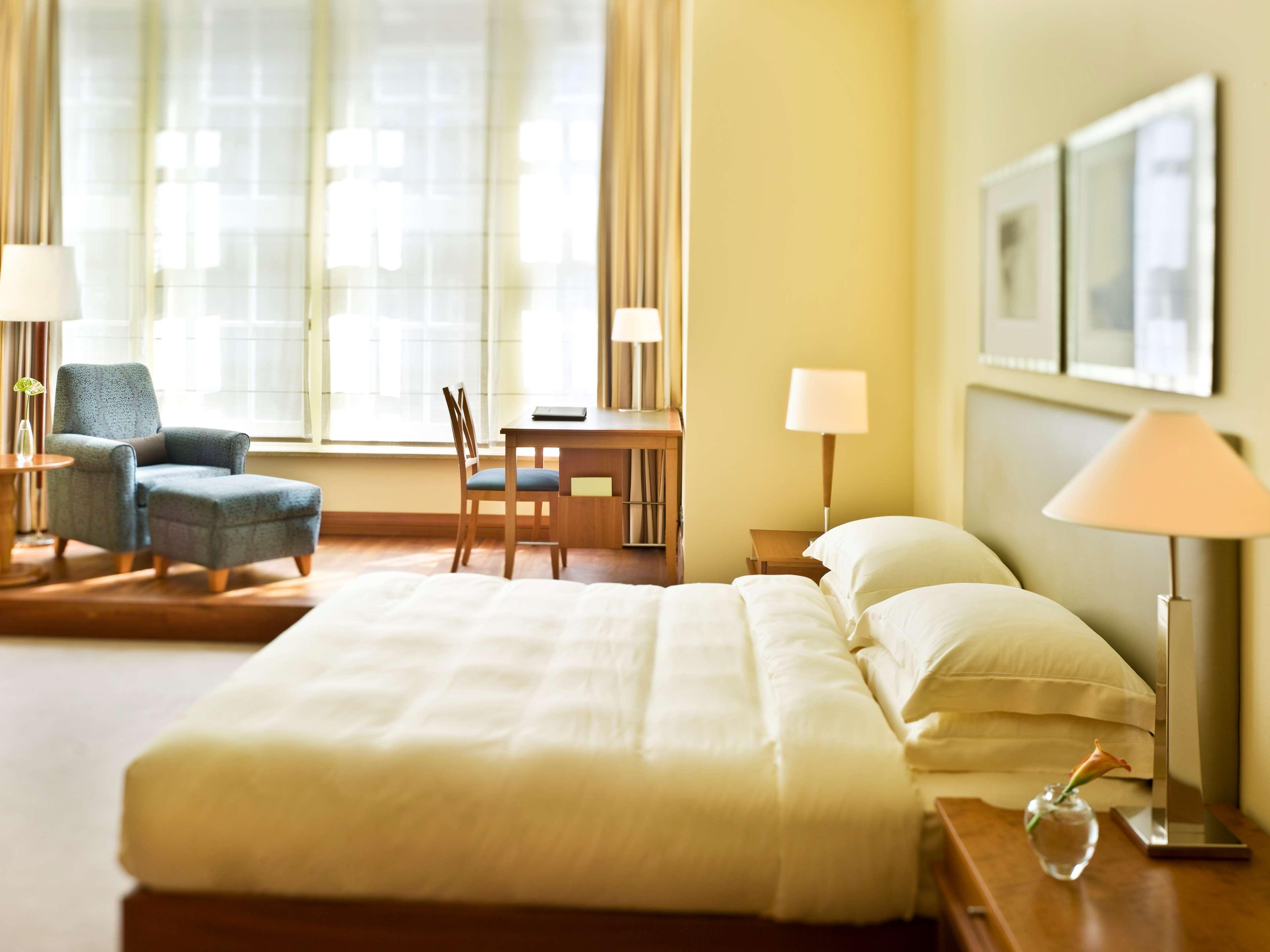 Conrad Hamburg Hotel Szoba fotó A room at the Mandarin Oriental, Munich