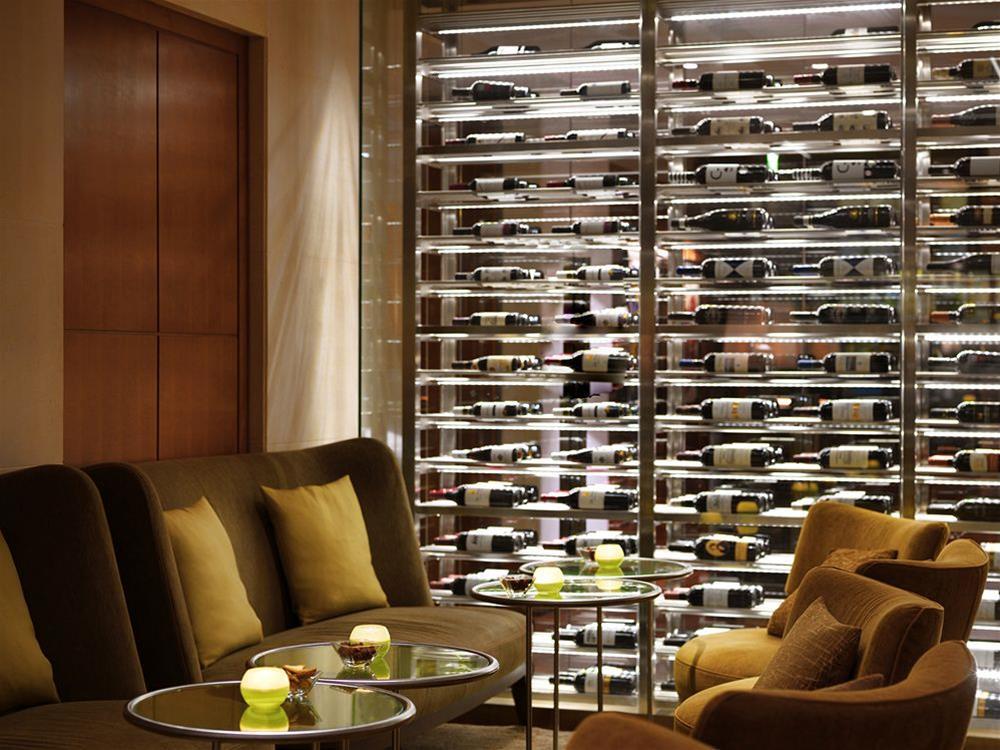 Conrad Hamburg Hotel Kültér fotó Wine rack
